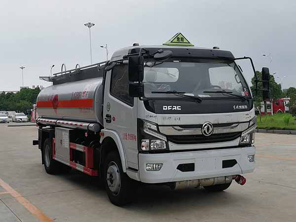 楚胜牌CSC5125GJY6A型加油车